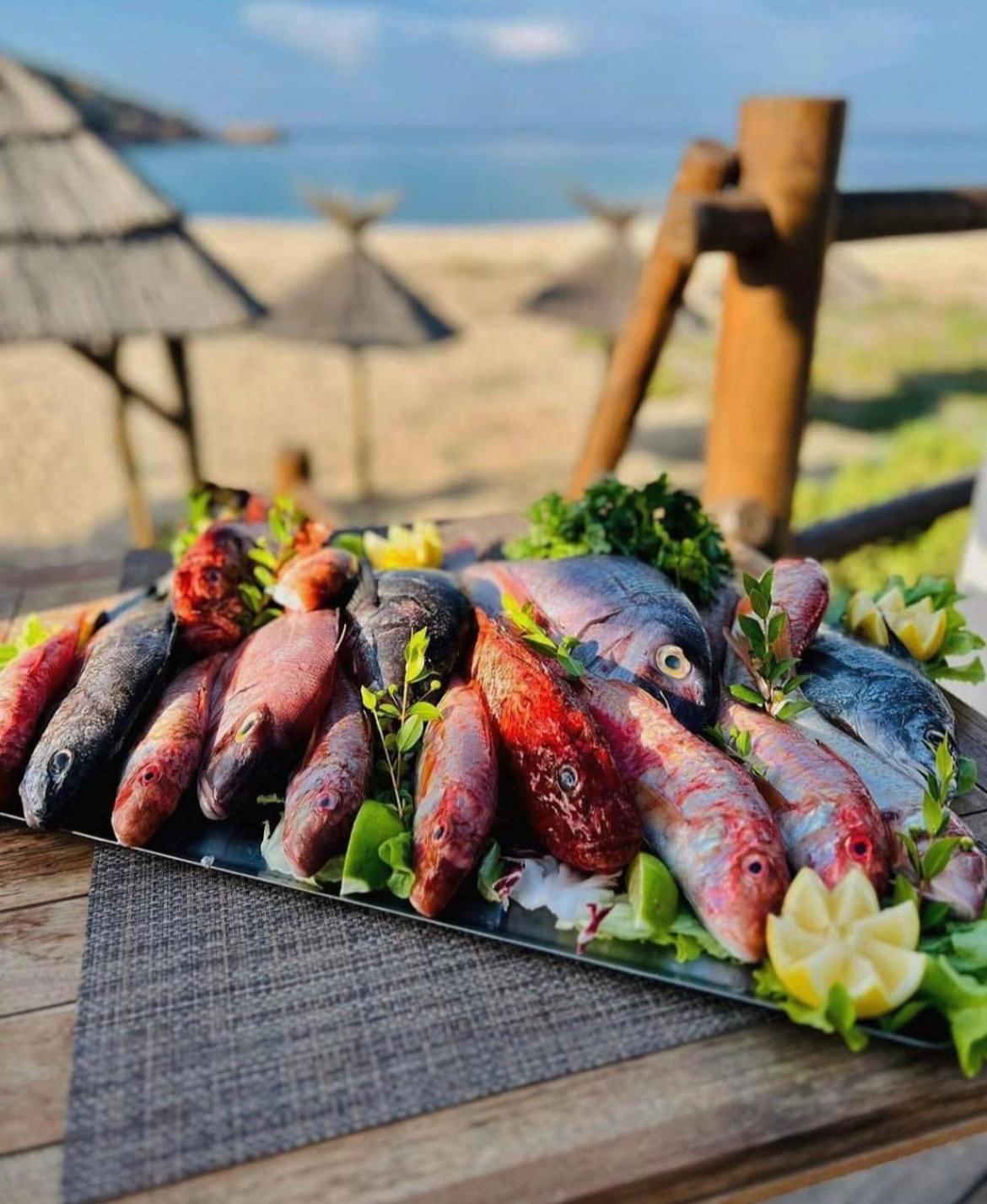 Hotel Lilium Maris Тидзано Екстериор снимка